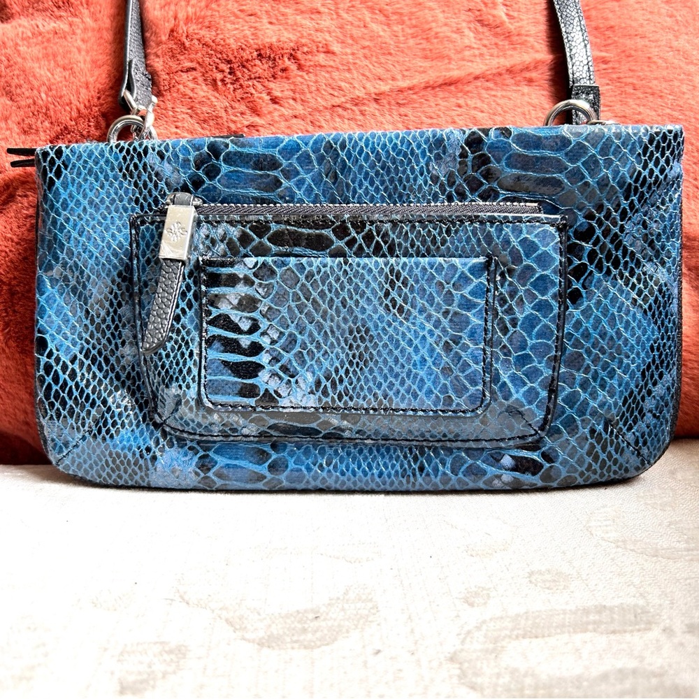 Simply Vera Wang Bella Blue/Black Faux Leather Snakeskin Crossbody. Bag